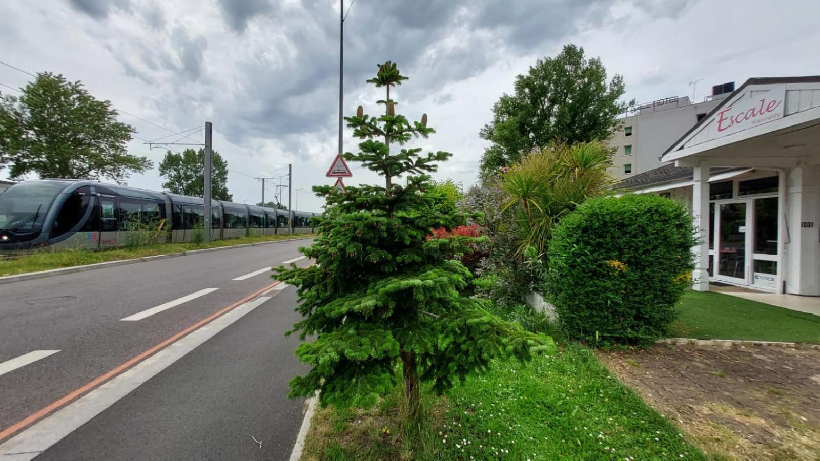 Escale Kennedy Hotell Mérignac Eksteriør bilde