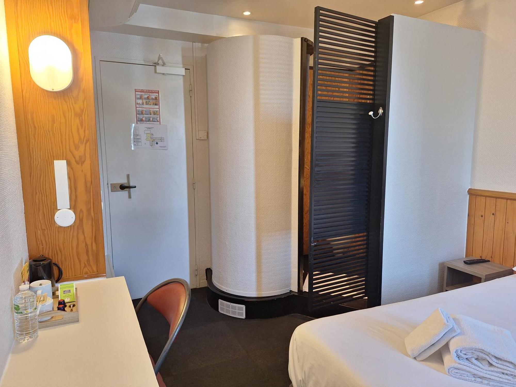 Escale Kennedy Hotell Mérignac Eksteriør bilde
