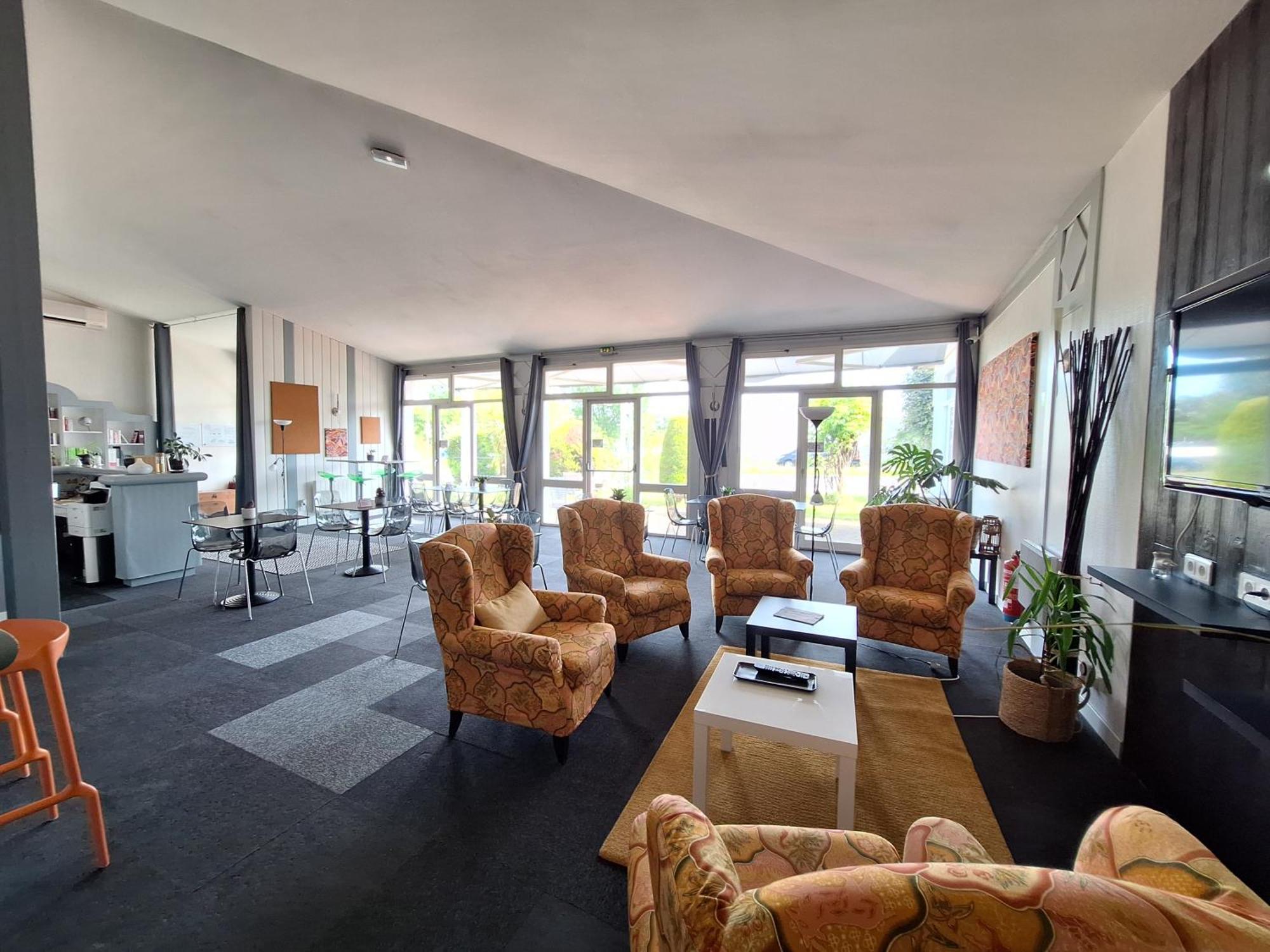 Escale Kennedy Hotell Mérignac Eksteriør bilde