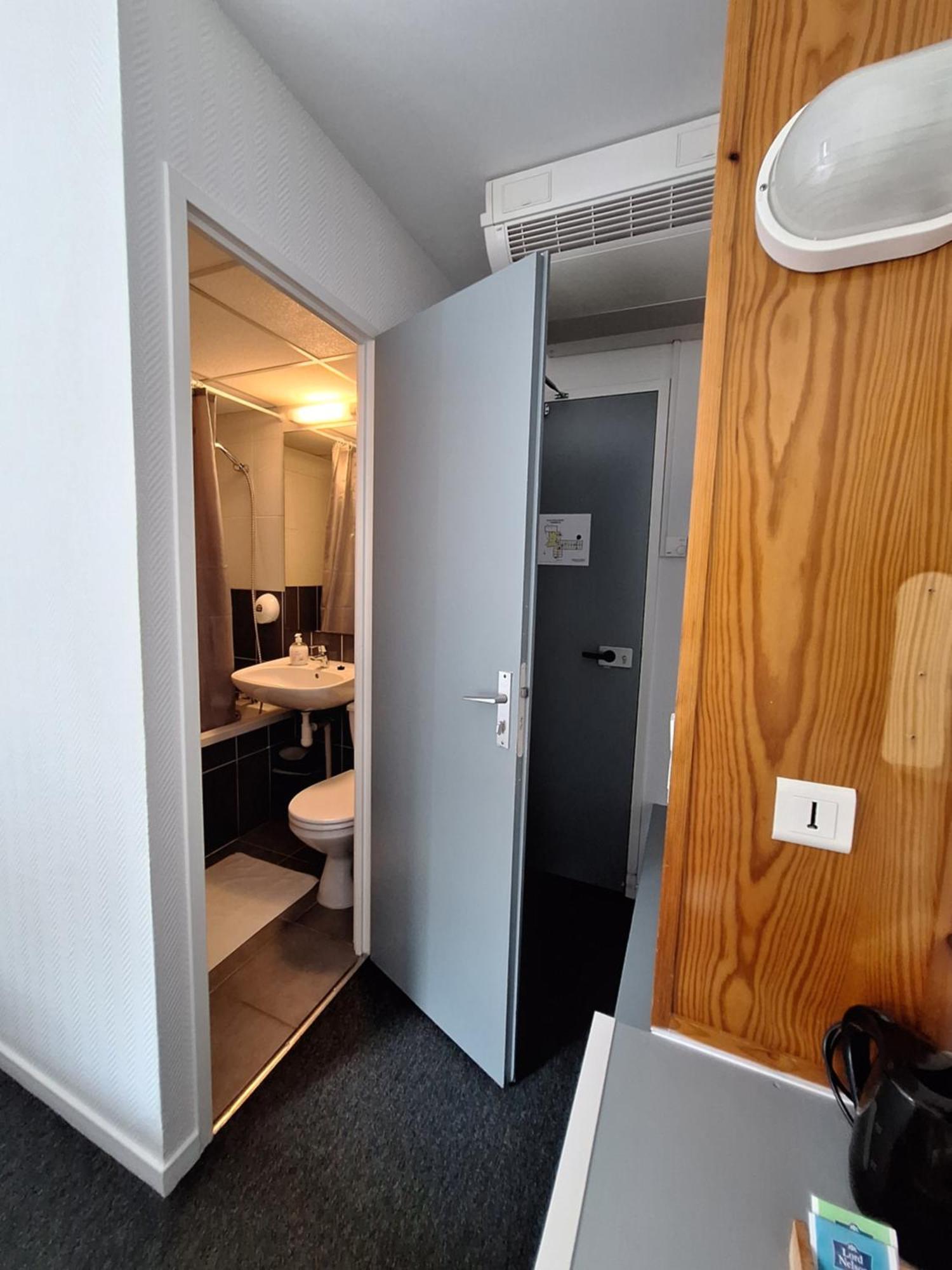 Escale Kennedy Hotell Mérignac Eksteriør bilde