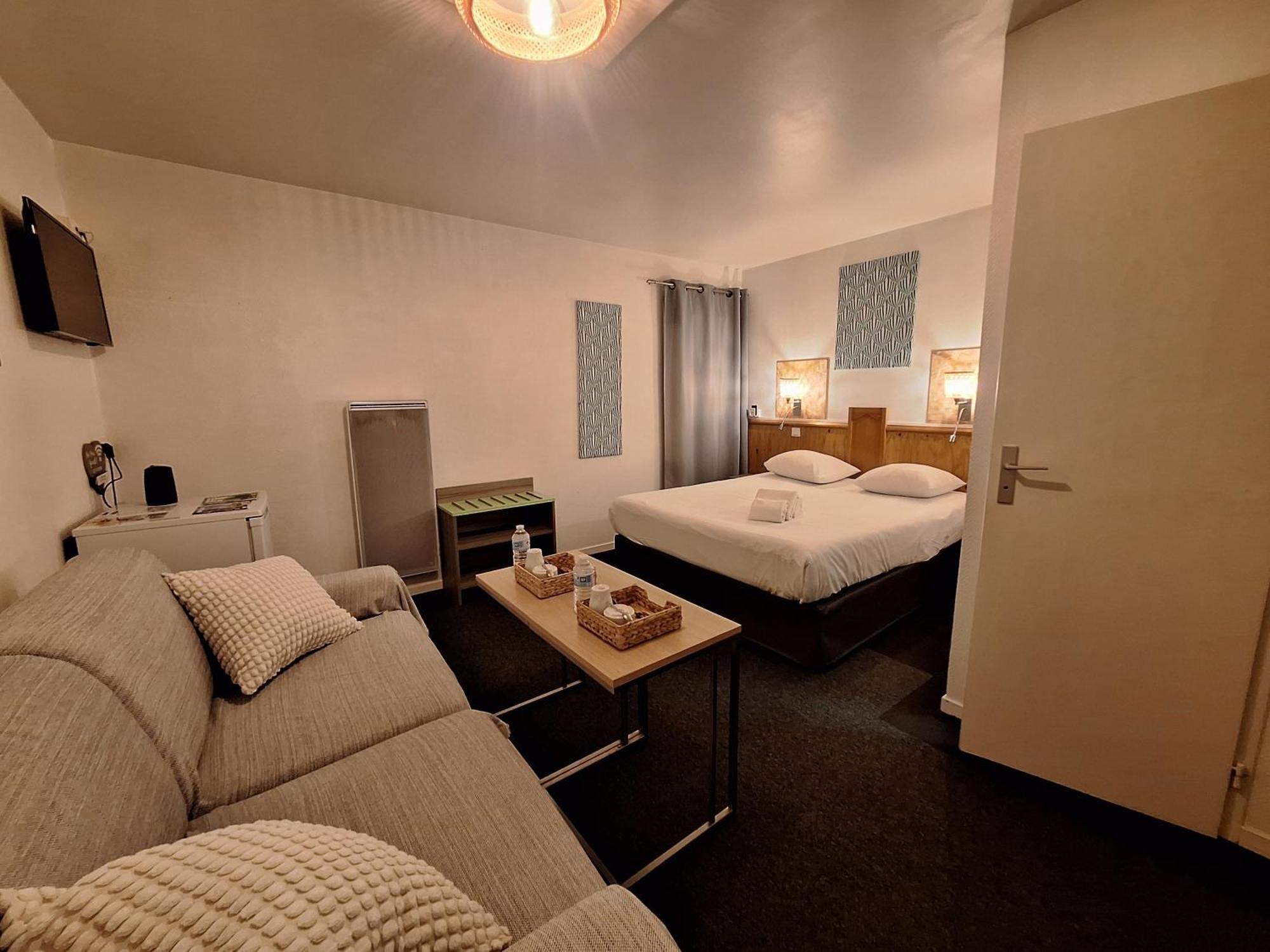 Escale Kennedy Hotell Mérignac Eksteriør bilde